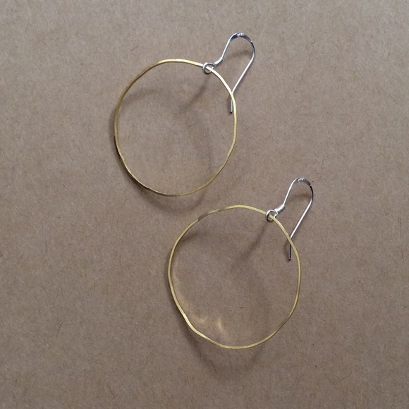 Sundance charm Circle Sterling Silver Earrings - Picture 10 of 10